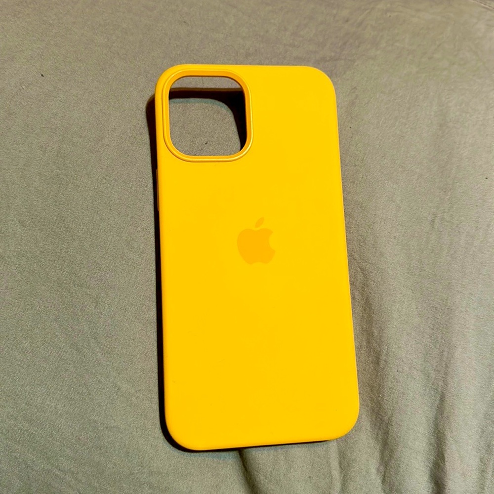 Authentic Apple MagSafe phone case for iPhone 12 Pro Max 📱